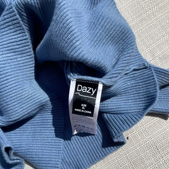 Women's SHIEN (Dazy) Mock Neck Sweater - Sz. XL - Picture 3 of 3